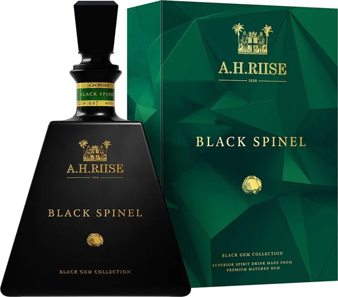 A.H. Riise Black Spinel 46,1% 0,7l