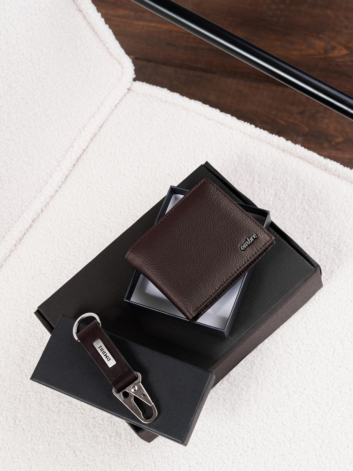 Ombre Gift set of men's brown leather accessories - wallet and key ring