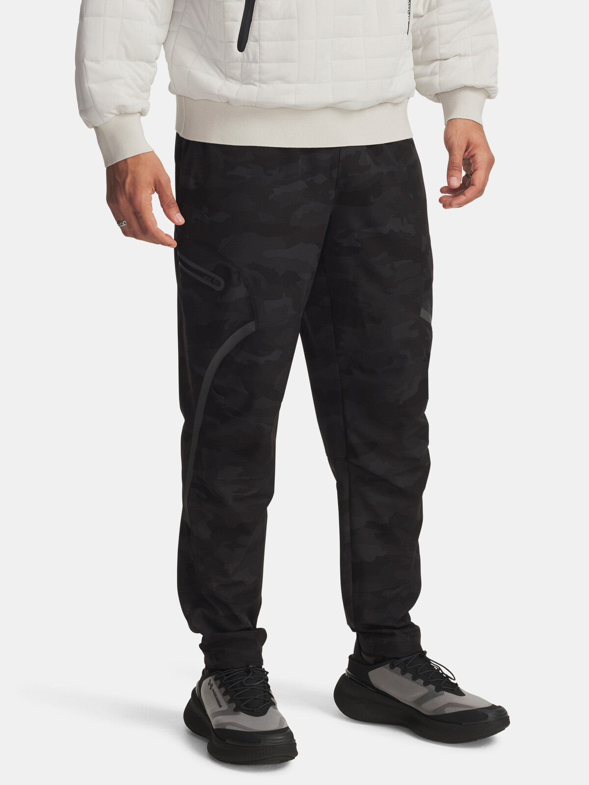Pánské sportovní kalhoty Under Armour UA Unstoppable Cargo Pant-BLK - Pánské