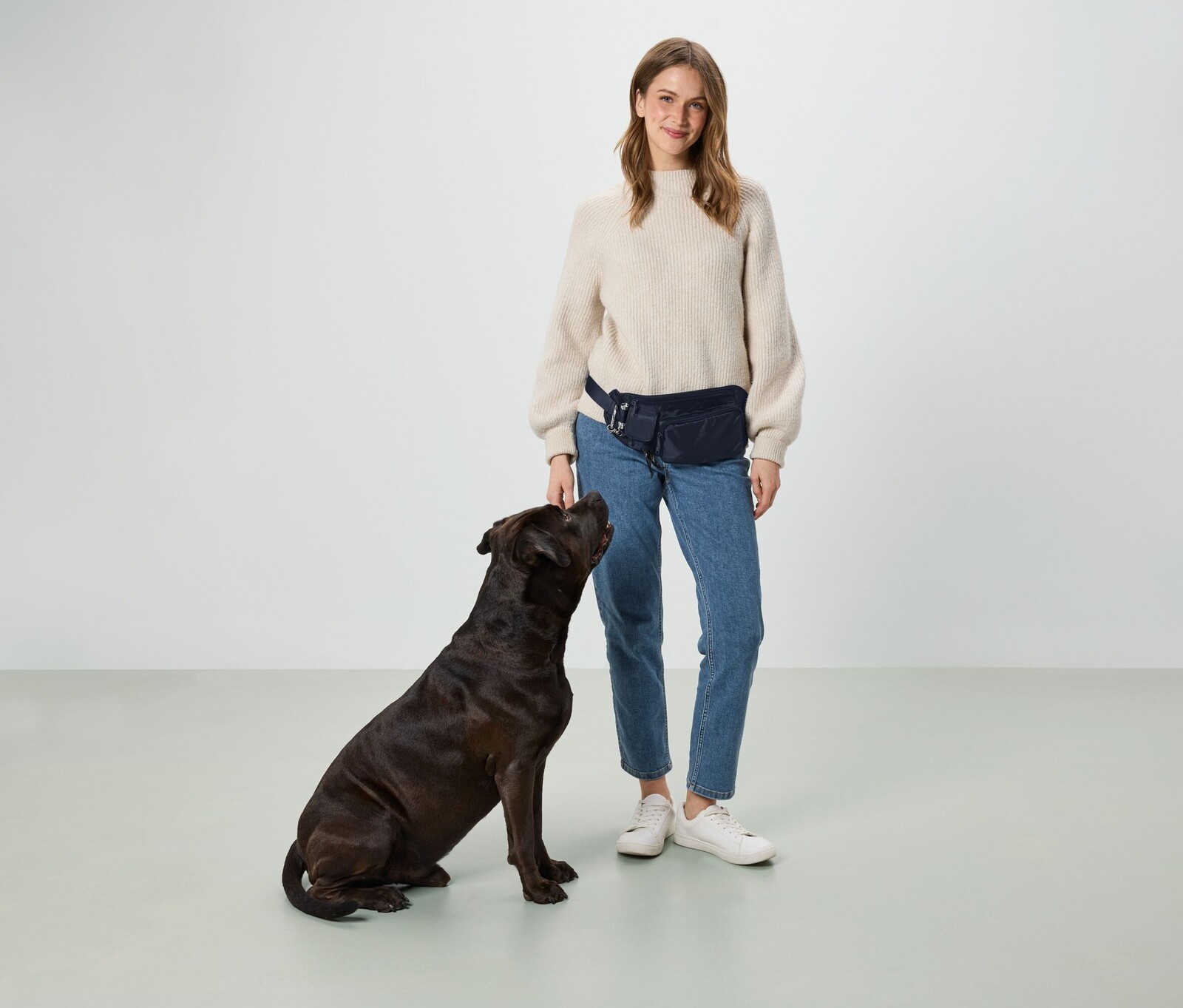 Tchibo - Ledvinka na venčení a pamlsky - barva: modrá