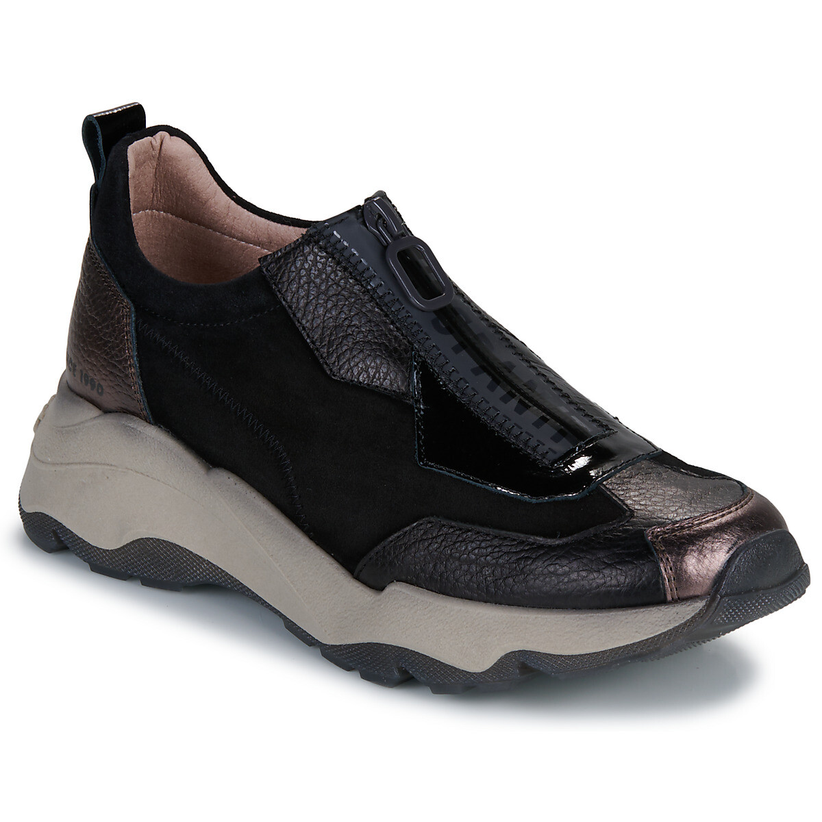 Hispanitas  NEPAL  ruznobarevne