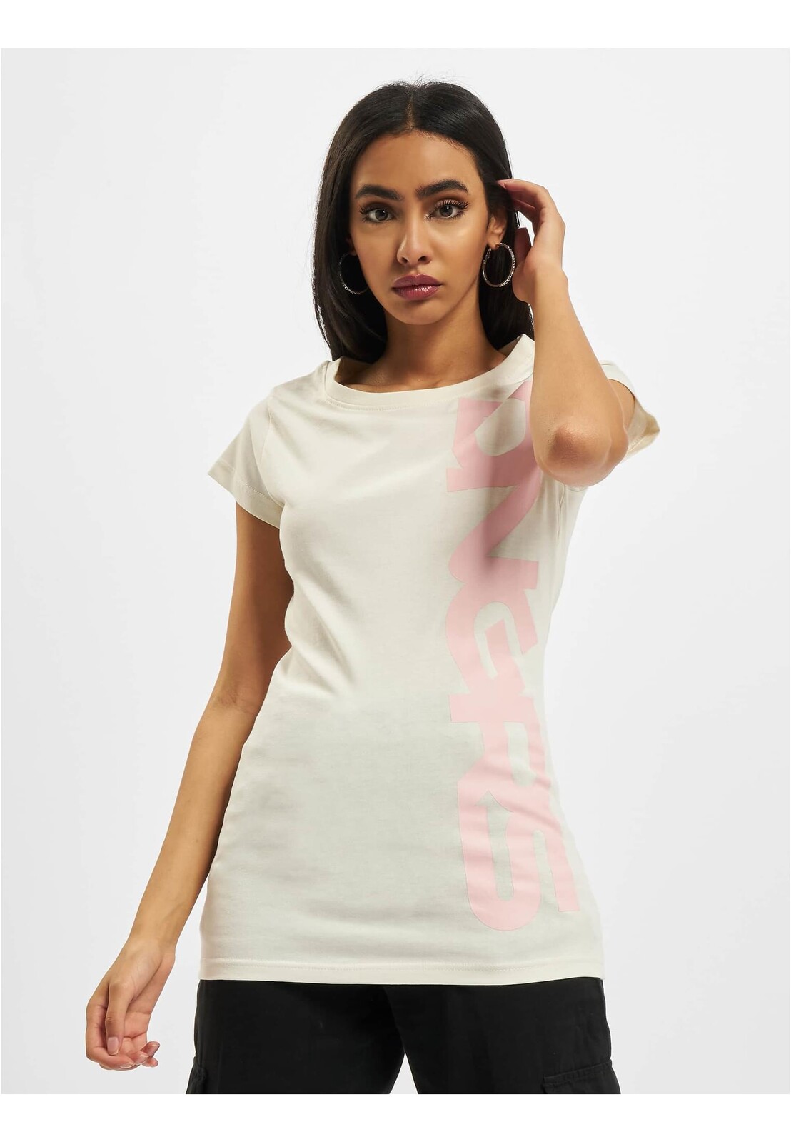 Klasické triko v bílé barvě