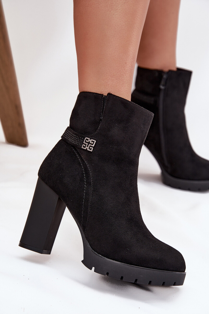 Boto Zateplené dámské kotníkové boty na podpatku s ozdobnou páskou černé Zayna