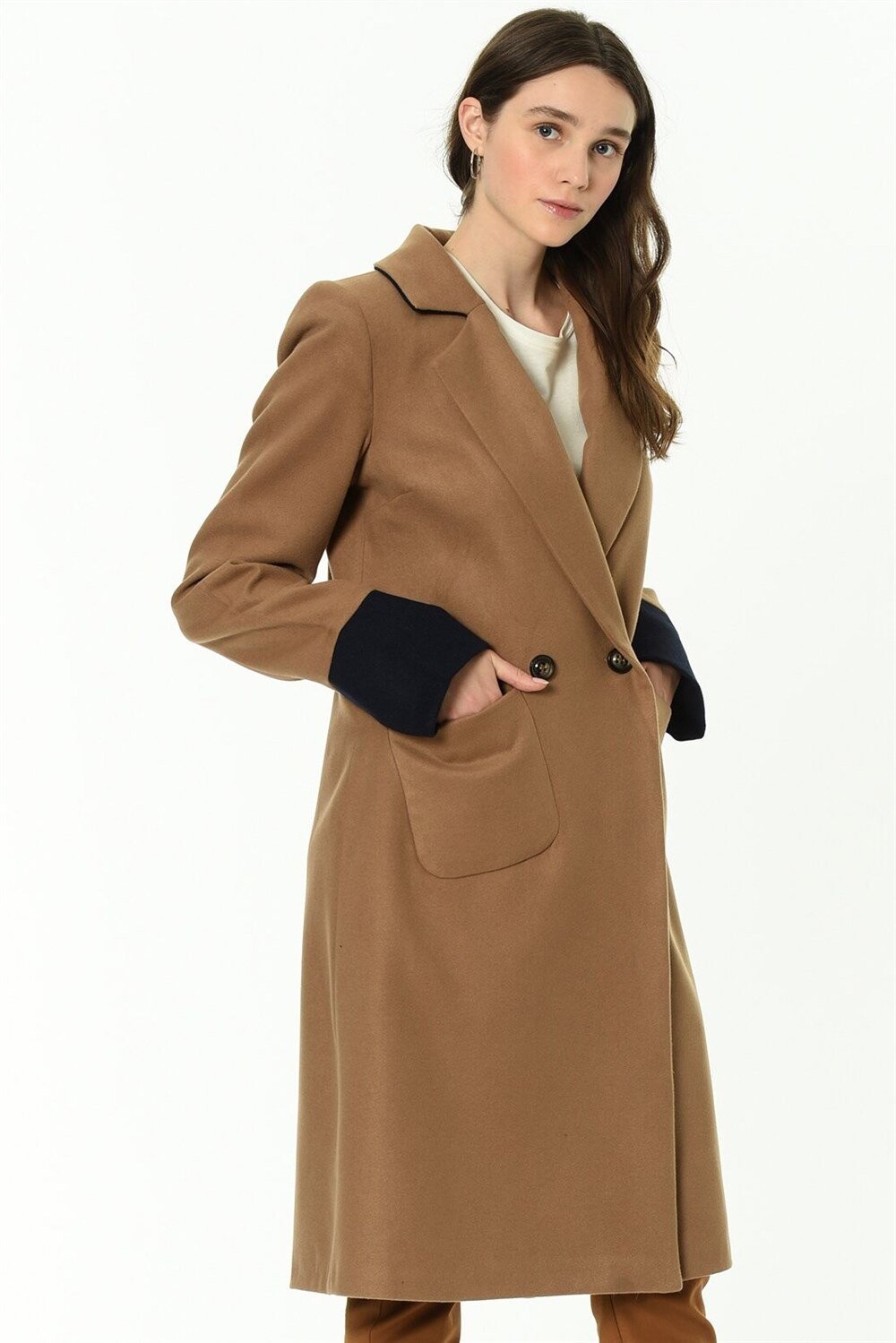 Z6640 DEWBERRY LADIES' COAT-CAMEL