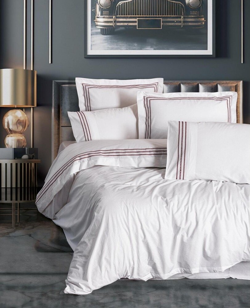 Bílé povlečení na dvoulůžko/prodloužené z bavlny Renforcé 240x220 cm Red Heritage Lines – Mila Home Luxury