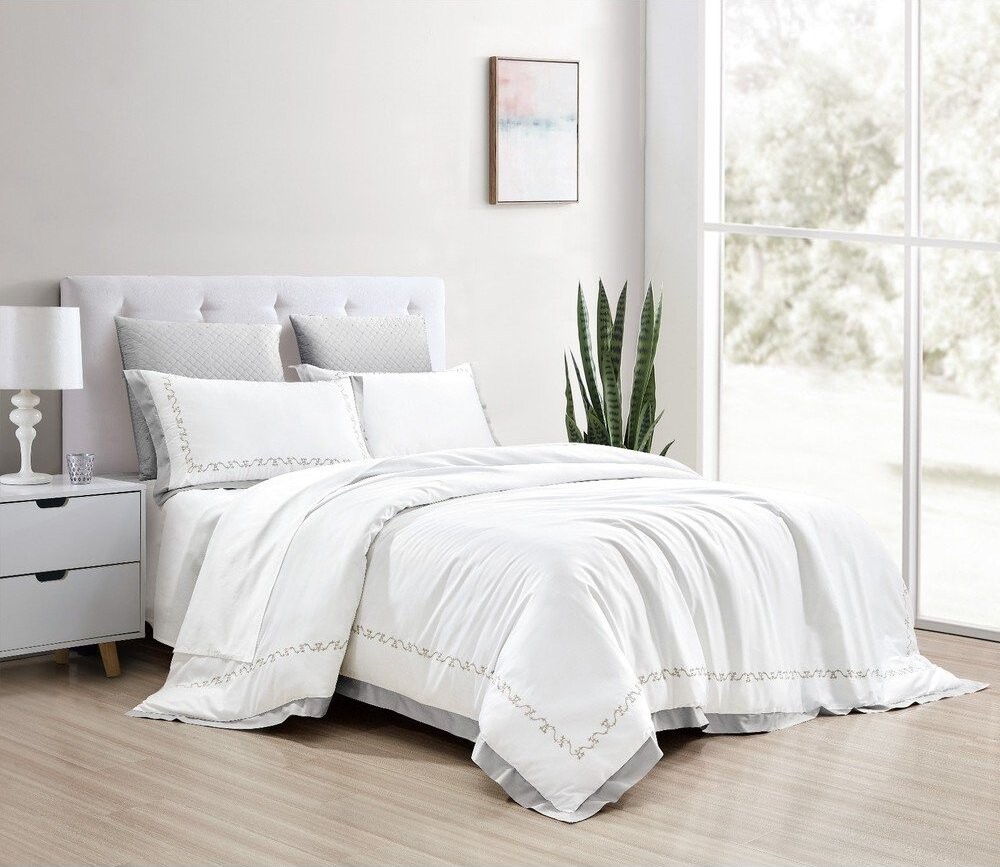 Bílé povlečení na jednolůžko z bavlněného saténu s prostěradlem/6dílné 140x200 cm Diana – Mila Home Luxury