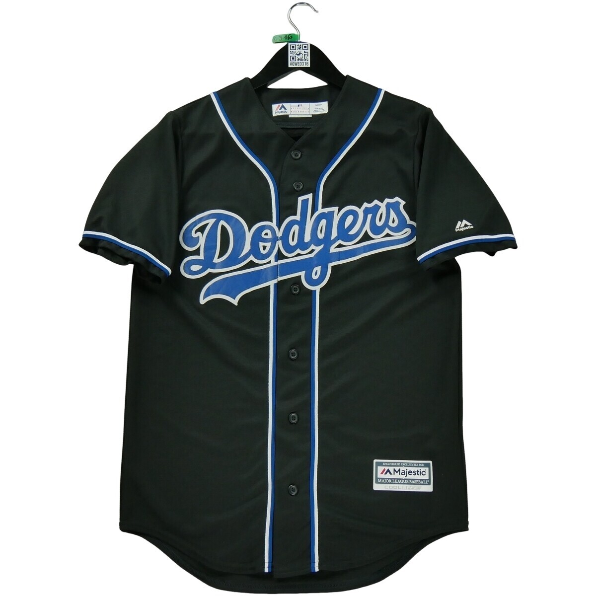 Majestic  220728  Černá