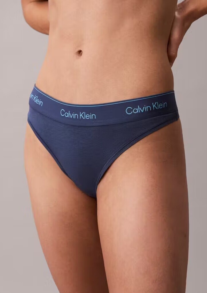 Dámská tanga Calvin Klein QF8518 CEC