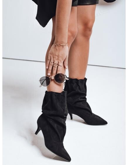 Dámské kozačky ze semiše se zvrásněným svrškem černé