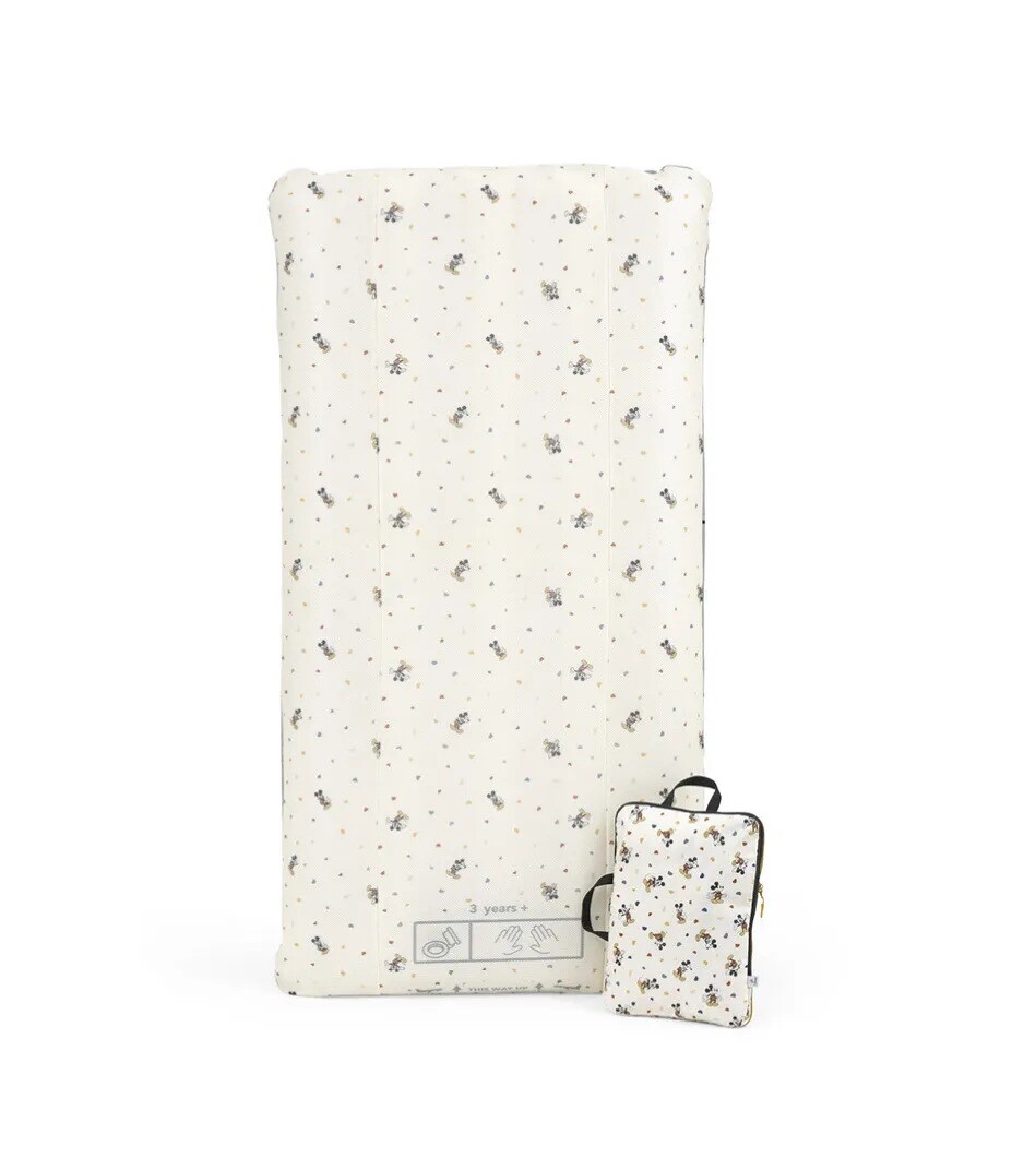 Stokke JetKids® CloudSleeper™ Mickey Celebration- cestovní nafukovací postýlka