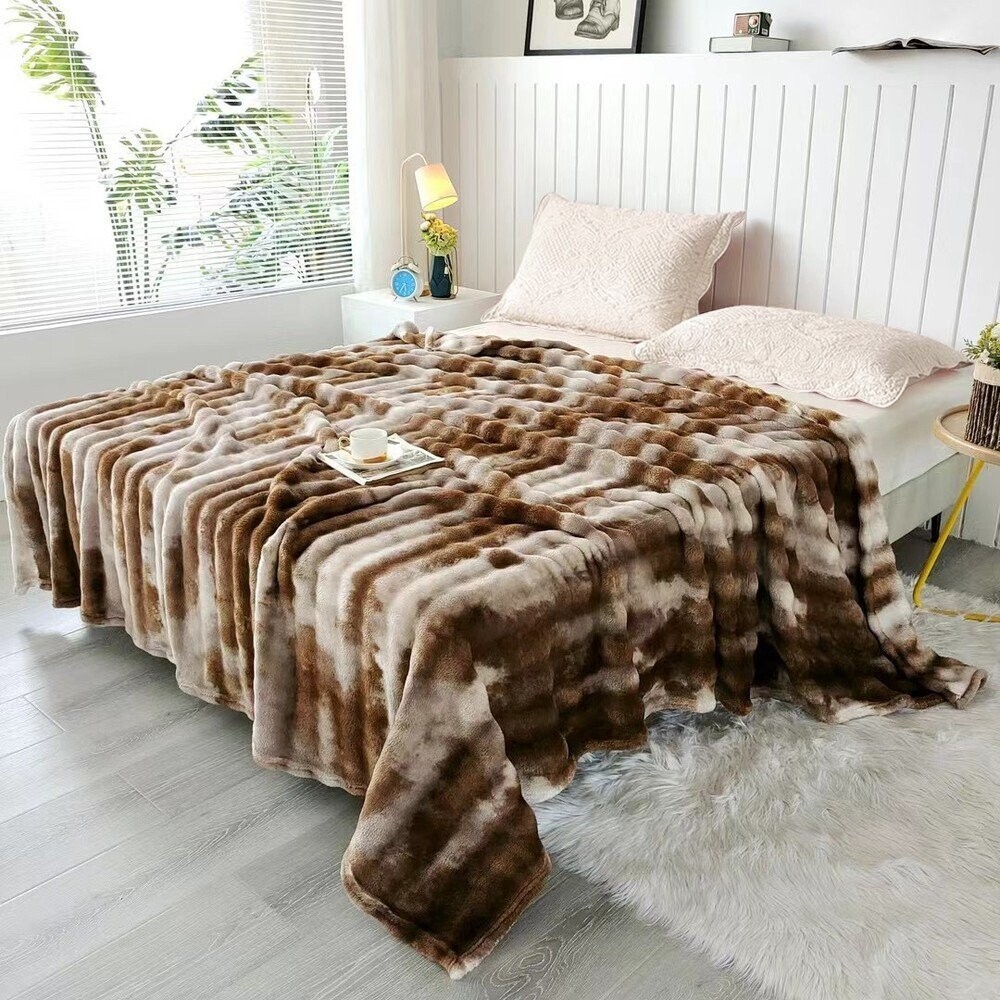 Hnědý přehoz z mikroplyše 150x200 cm Victory – My House