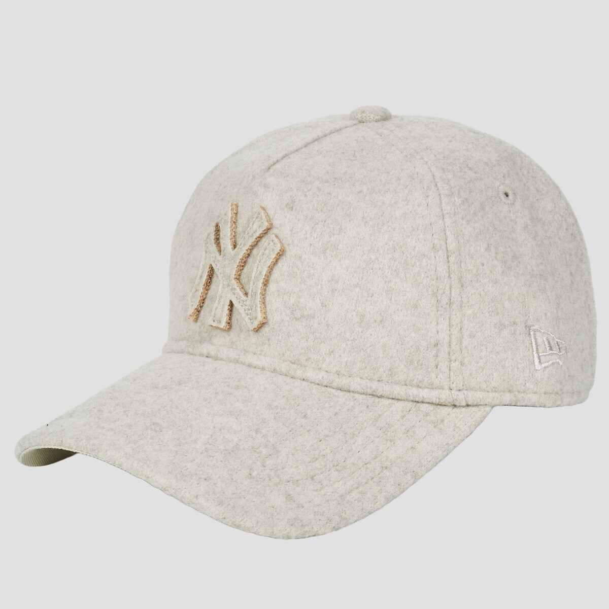 New-Era  FEMALE MELTON LUXE 9TWENTY® AF NEW YORK YANKEES STN  Béžová