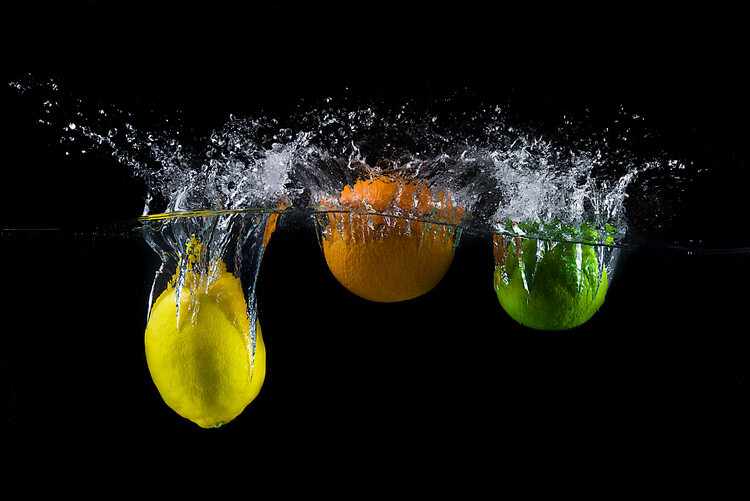 Stefan Mogyorosi Fotografie Triple citrus splash, Stefan Mogyorosi, 40 × 26.7 cm