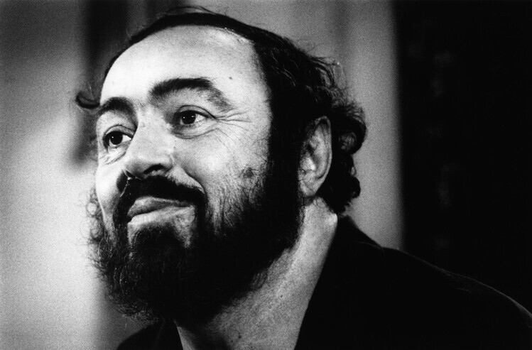 Michel Linssen Fotografie Photo of Luciano PAVAROTTI, Michel Linssen, 40 × 26.7 cm