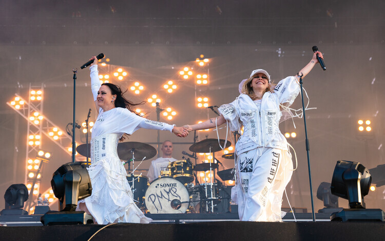 Venla Shalin Fotografie Ruisrock 2024, Venla Shalin, 40 × 26.7 cm