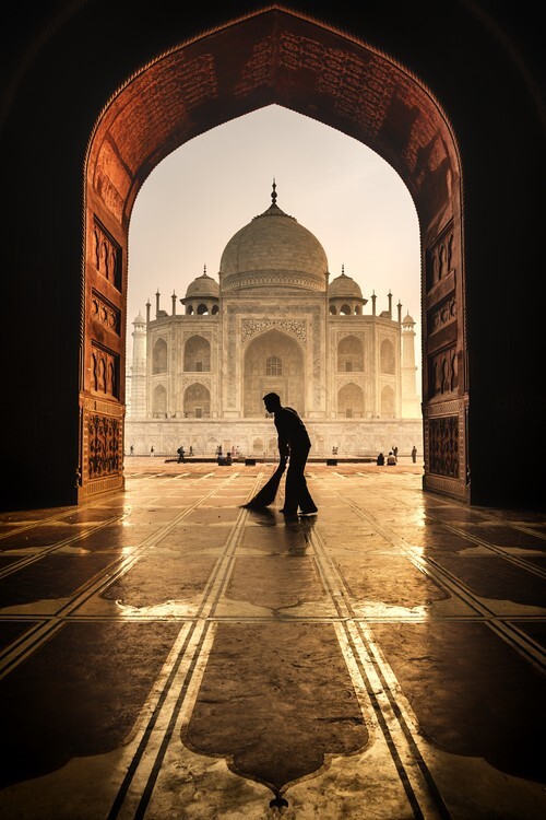 Pavol Stranak Fotografie taj mahal cleaner, Pavol Stranak, 26.7 × 40 cm