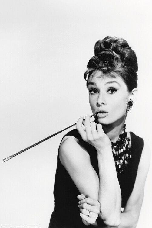 Europosters Plakát, Obraz - Audrey Hepburn In Breakfast At Tiffany's, 61 × 91.5 cm