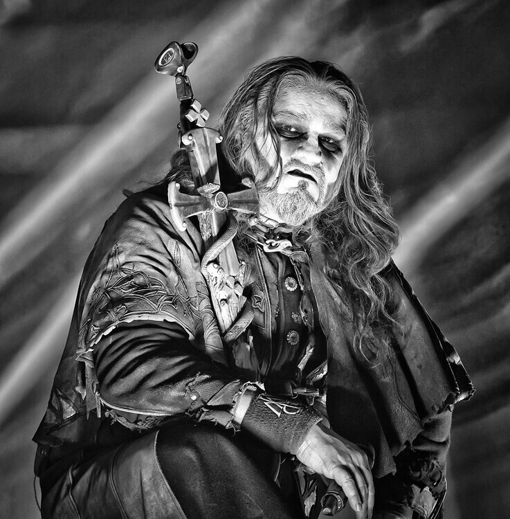 Frank Hoensch Fotografie Powerwolf Perform In Berlin, Frank Hoensch, 40 × 40 cm