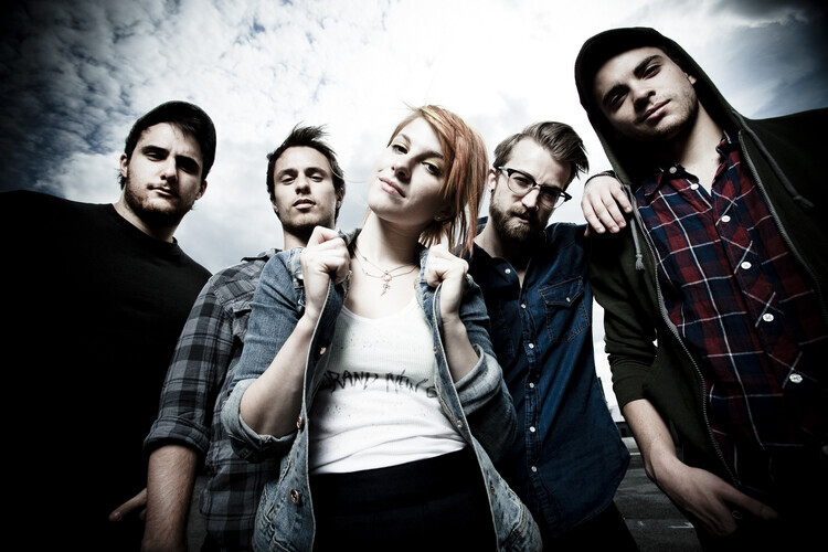 Nigel Crane Fotografie Paramore Portrait Session, Nigel Crane, 40 × 26.7 cm