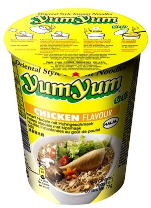 YUM YUM Instantní nudlová polévka v kelímku kuřecí 70 g DMT 10/2025