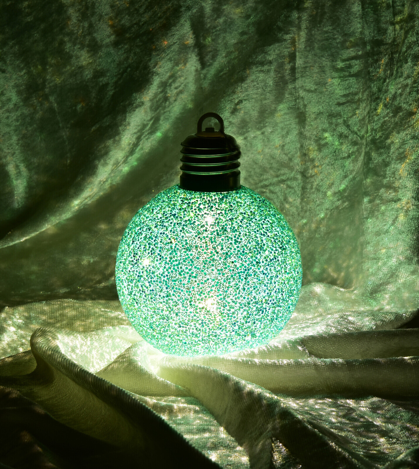 ZÁŘIVÁ TYRKYSOVÁ | LED světelná koule s flitry | 8 cm