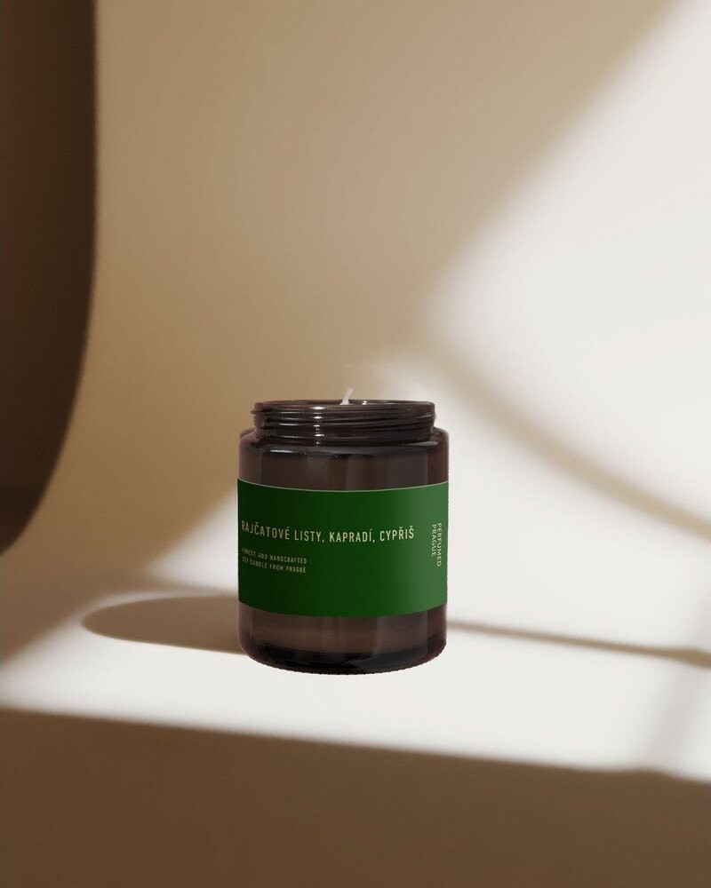 Vonná sojová svíčka #80 Tomato Leaf, Cypress, Fern – Perfumed Prague