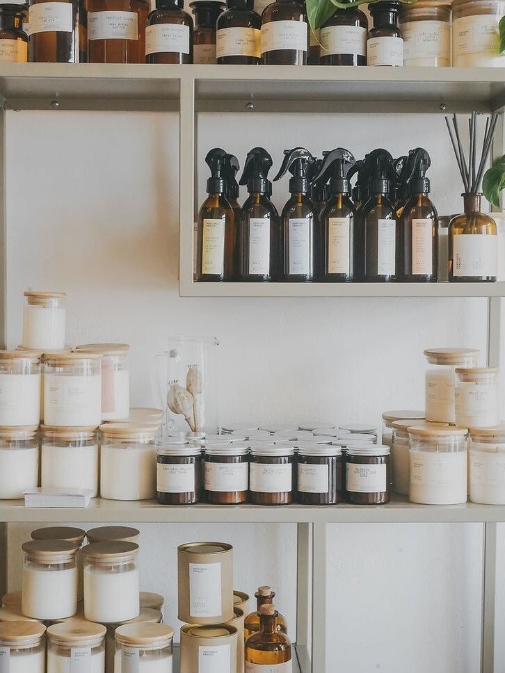 Vonná sojová svíčka #90 Pink Pepper, Poppy, Sandalwood – Perfumed Prague