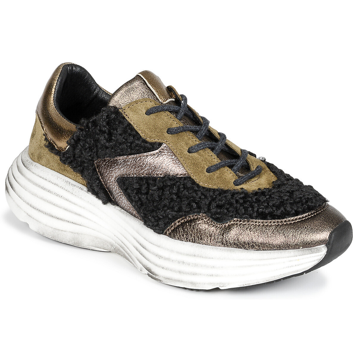 Regard  NOLAY  Hnědá