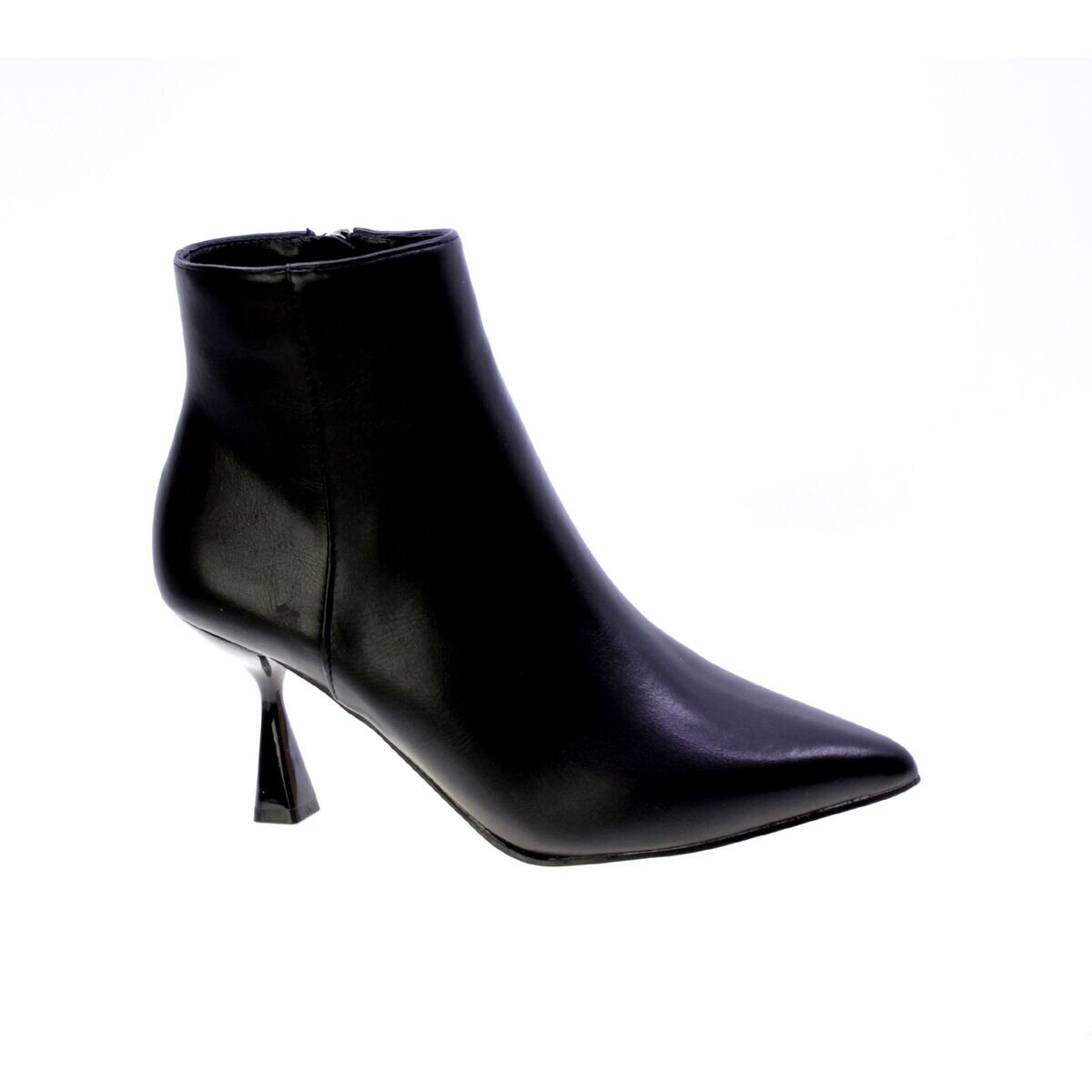 Kharisma  347770  Černá