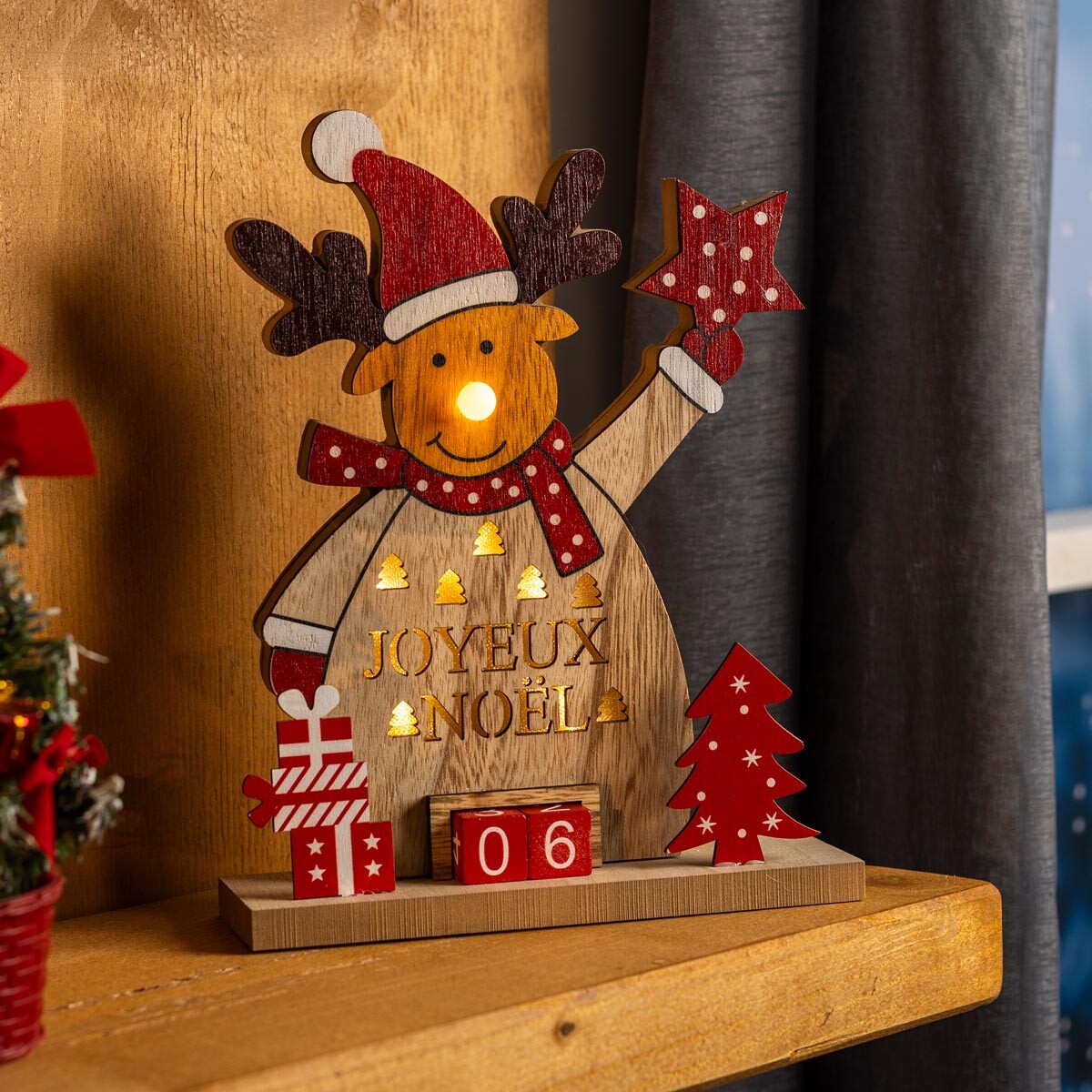 LED dřevěný kalendář Sob