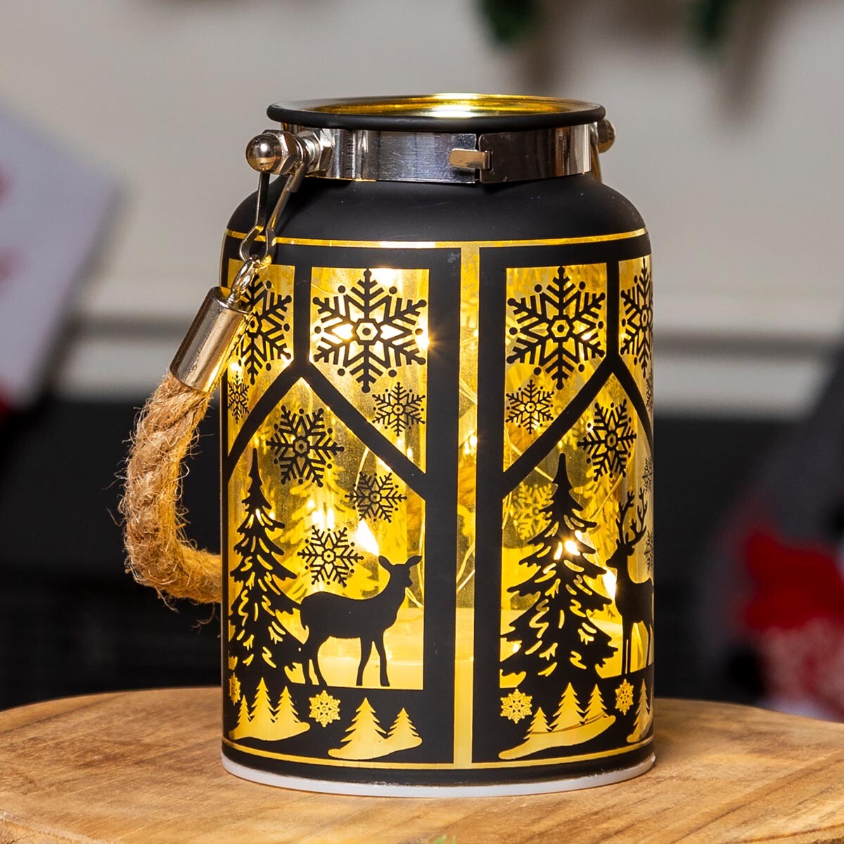 Lucerna s vánočním motivem