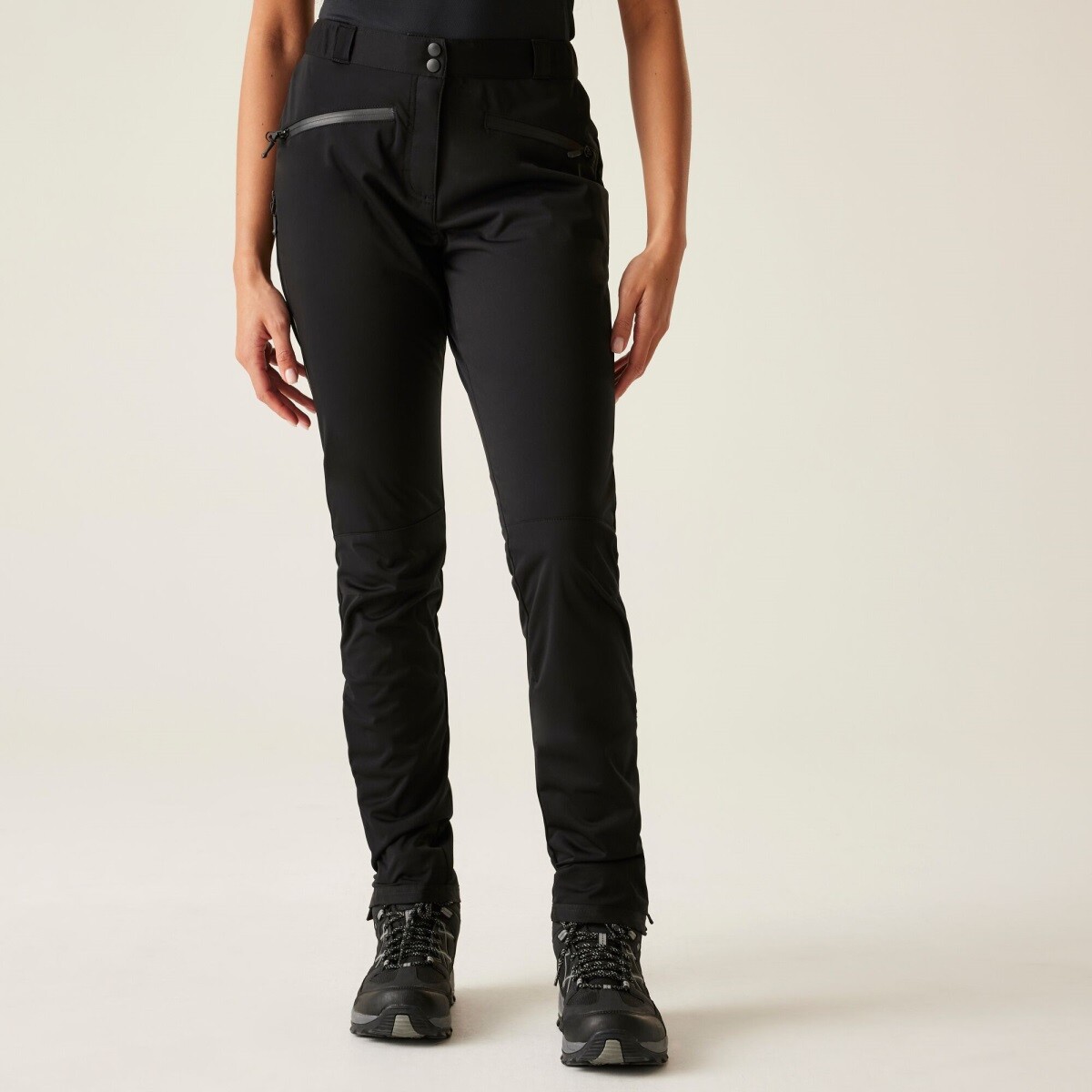 Dámské outdoorové kalhoty dare2b assert černá 34