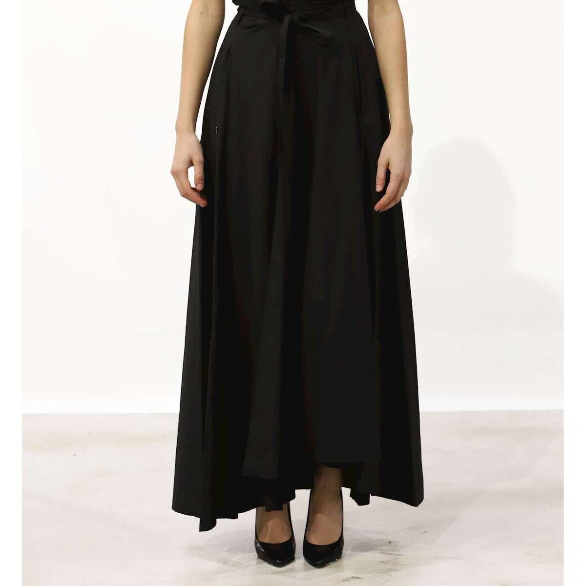 Manila Grace  Gonna Lunga  Černá