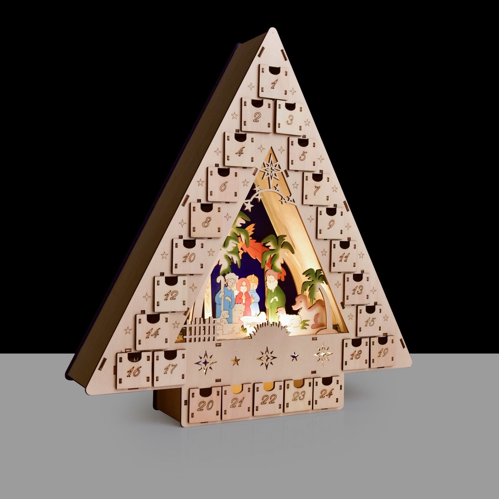 BETLÉMSKÝ STROM | LED adventní kalendář se scénou Betléma | 24 zásuvek | výška 41 cm