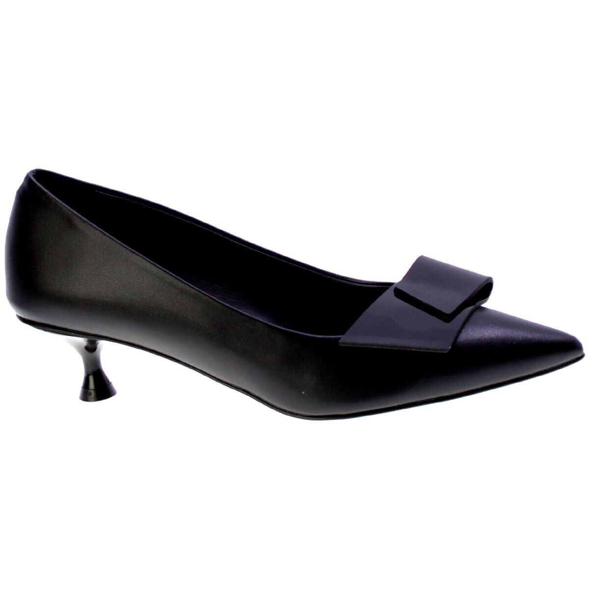 Nacree  146000  Černá