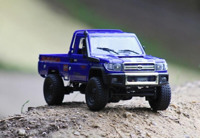 IQ models RMT Land Cruiser Toyota PRO modrá