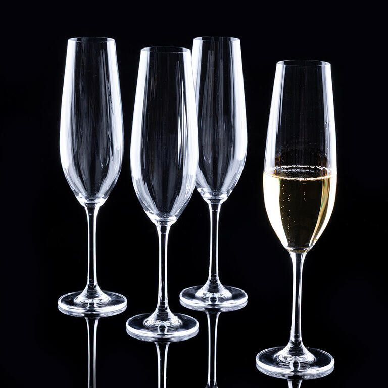 Sada 4 ks křišťálových sklenic na šampaňské s jemnou vlnkou 260 ml