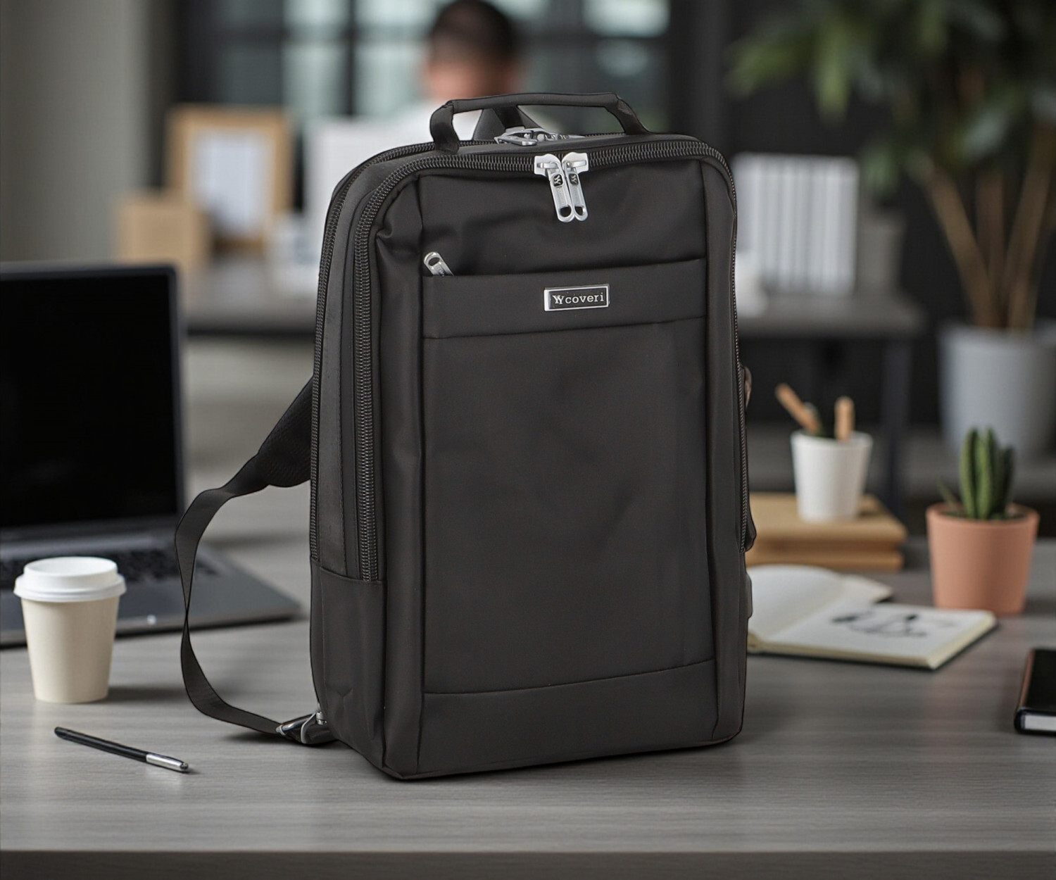 Trendy textilní batoh Coveri Namin, černý