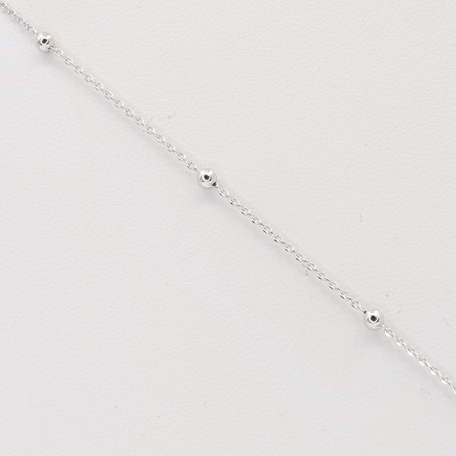 Stříbrný náramek B2087