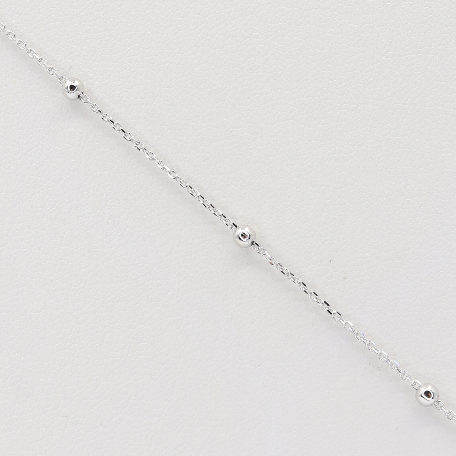 Stříbrný náramek B2097