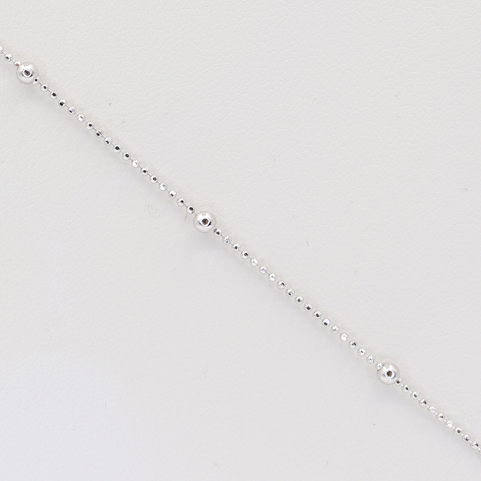 Stříbrný náramek B2099