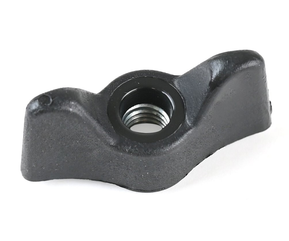 Matice křídlová černá - M8