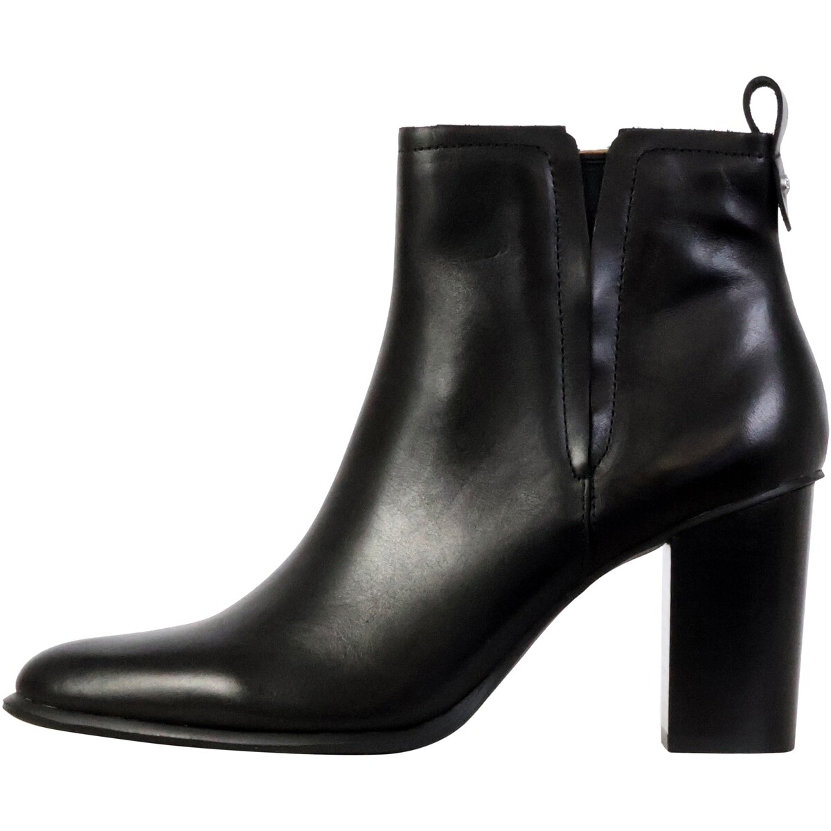 Emilie Karston  269170  Černá