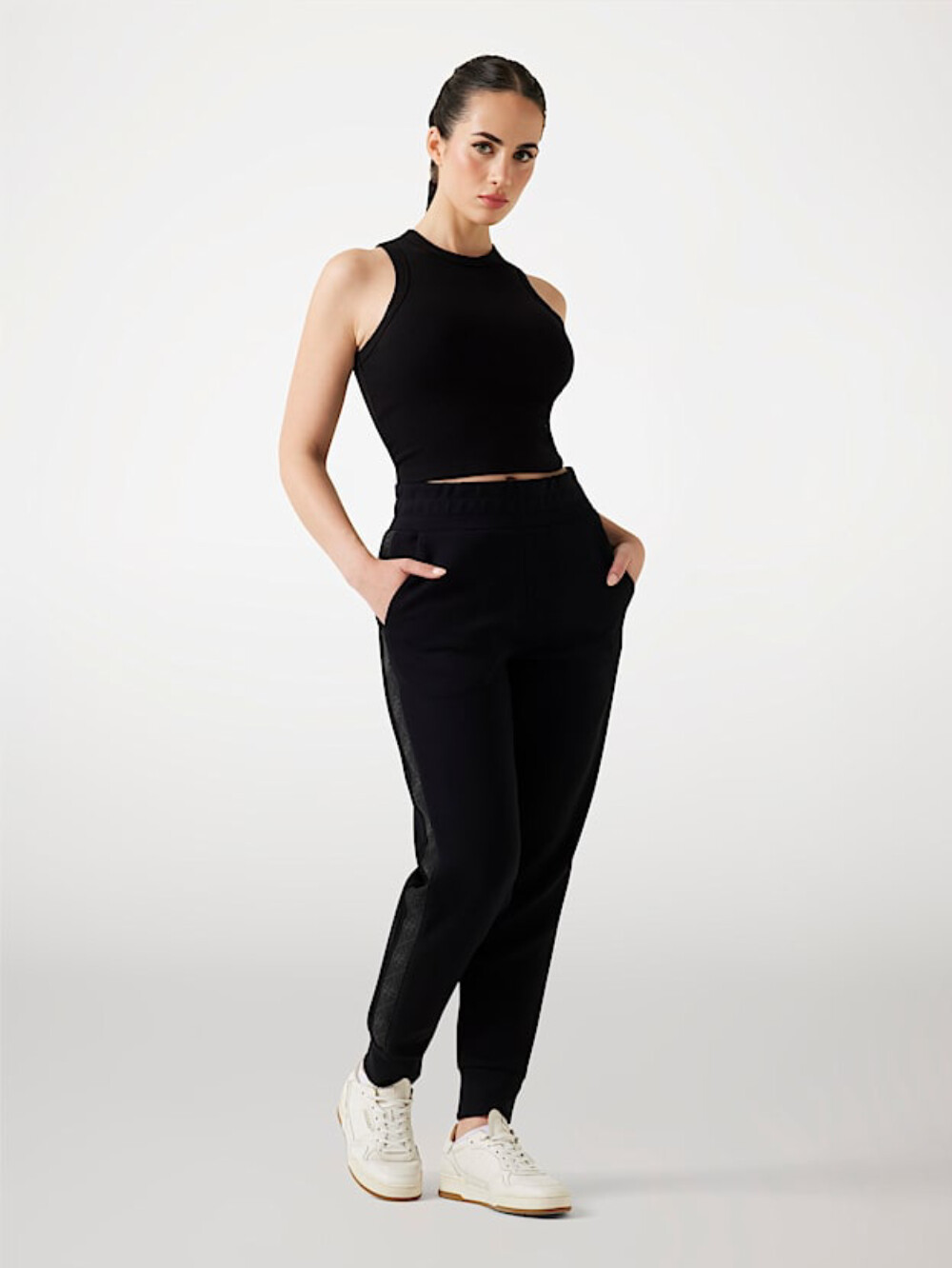 Guess dámské černé tepláky W5YB11KBYE2 XS