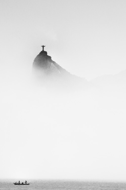 Trevor Cole Plakát, Obraz - Cristo in the mist, Trevor Cole, 26.7 × 40 cm