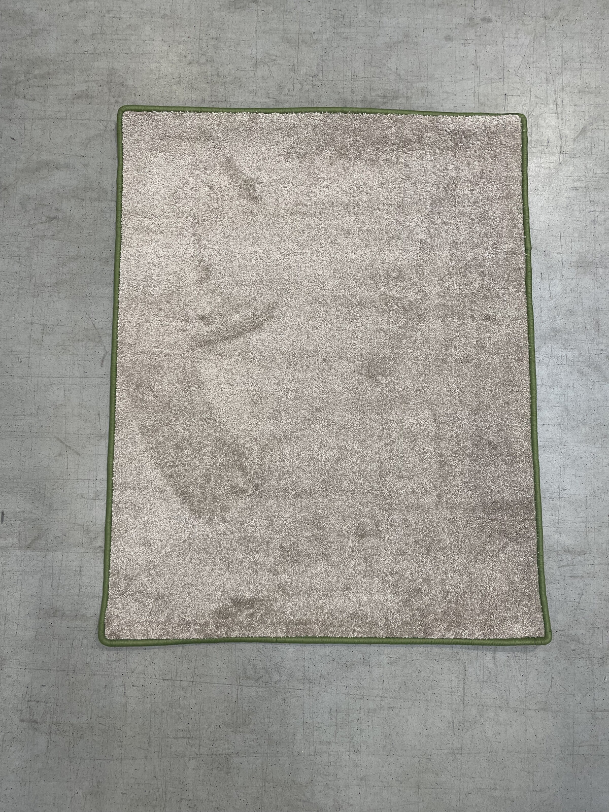 Akce: 102x80 cm Kusový koberec Capri béžový - zelené obšití, na míru, šíře, béžová, ab (mřížka), chodba / předsíň, Vopi