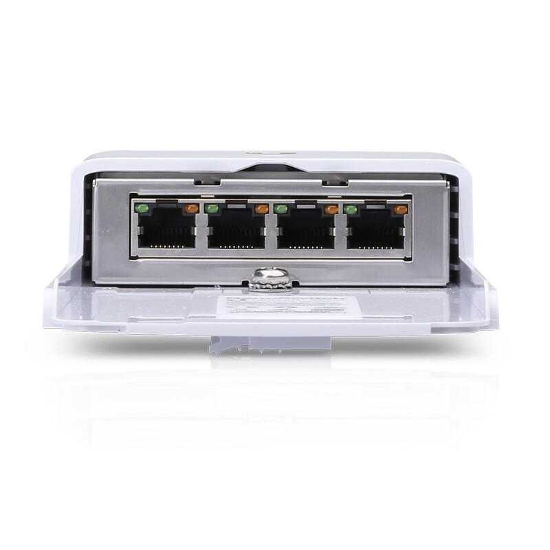 Ubiquiti NanoSwitch Outdoor GbE 24V 1xPoE-In, 3xPoE-Out Passthrough Switch