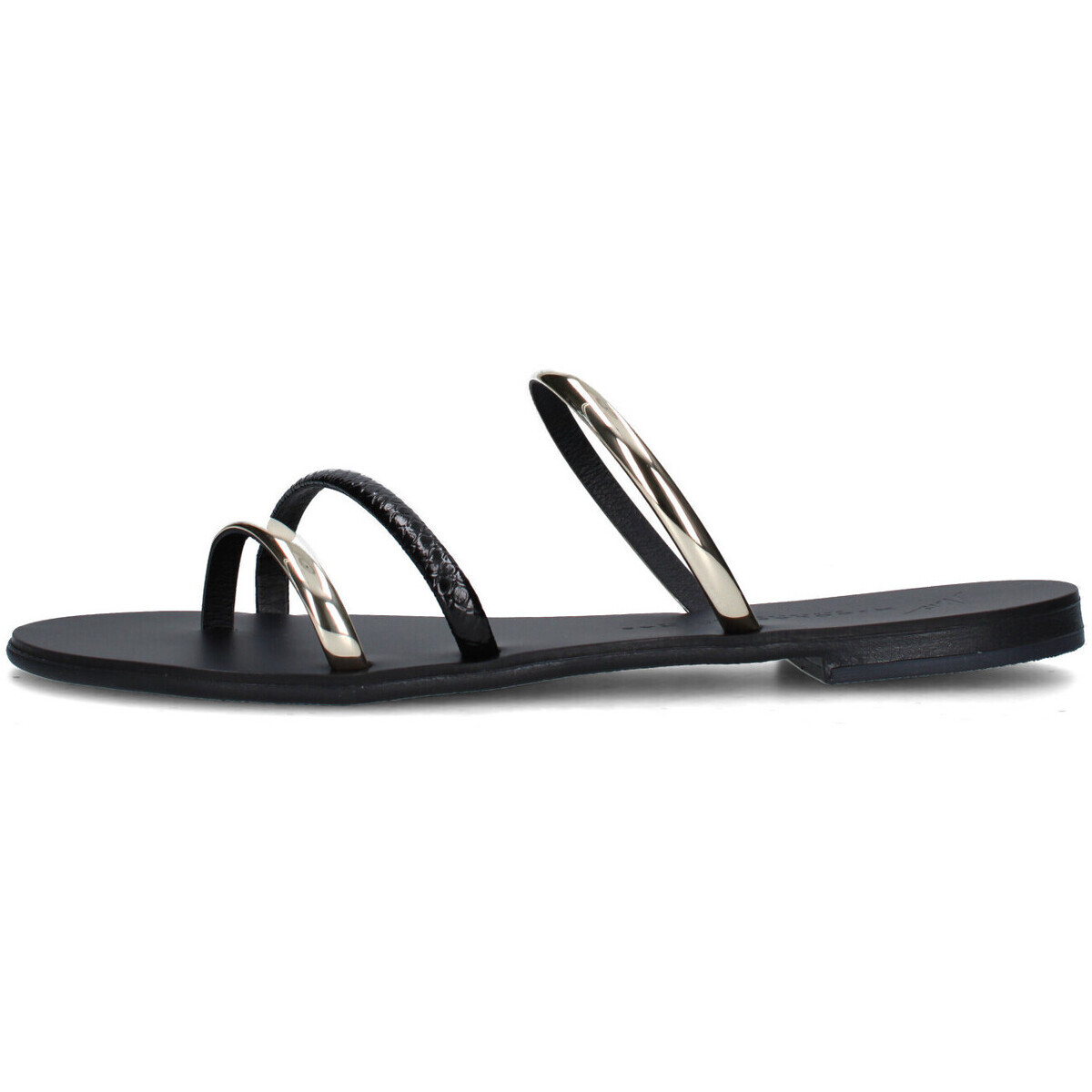 Nicolas Lainas  27-T  Černá