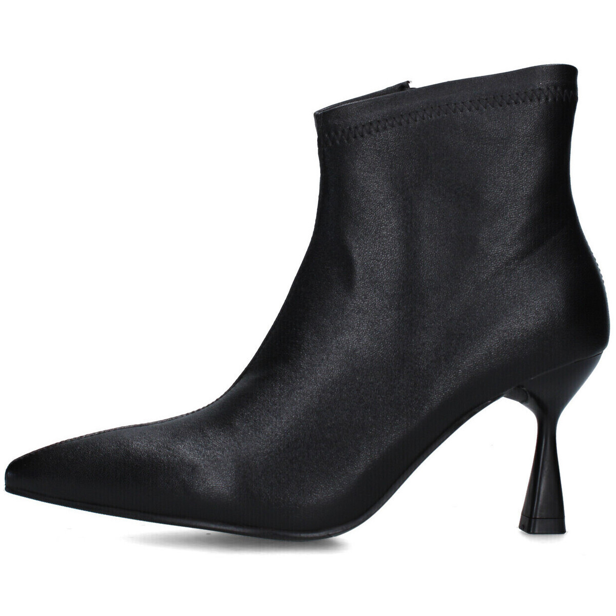 Uma Parker  648.02.25P  Černá