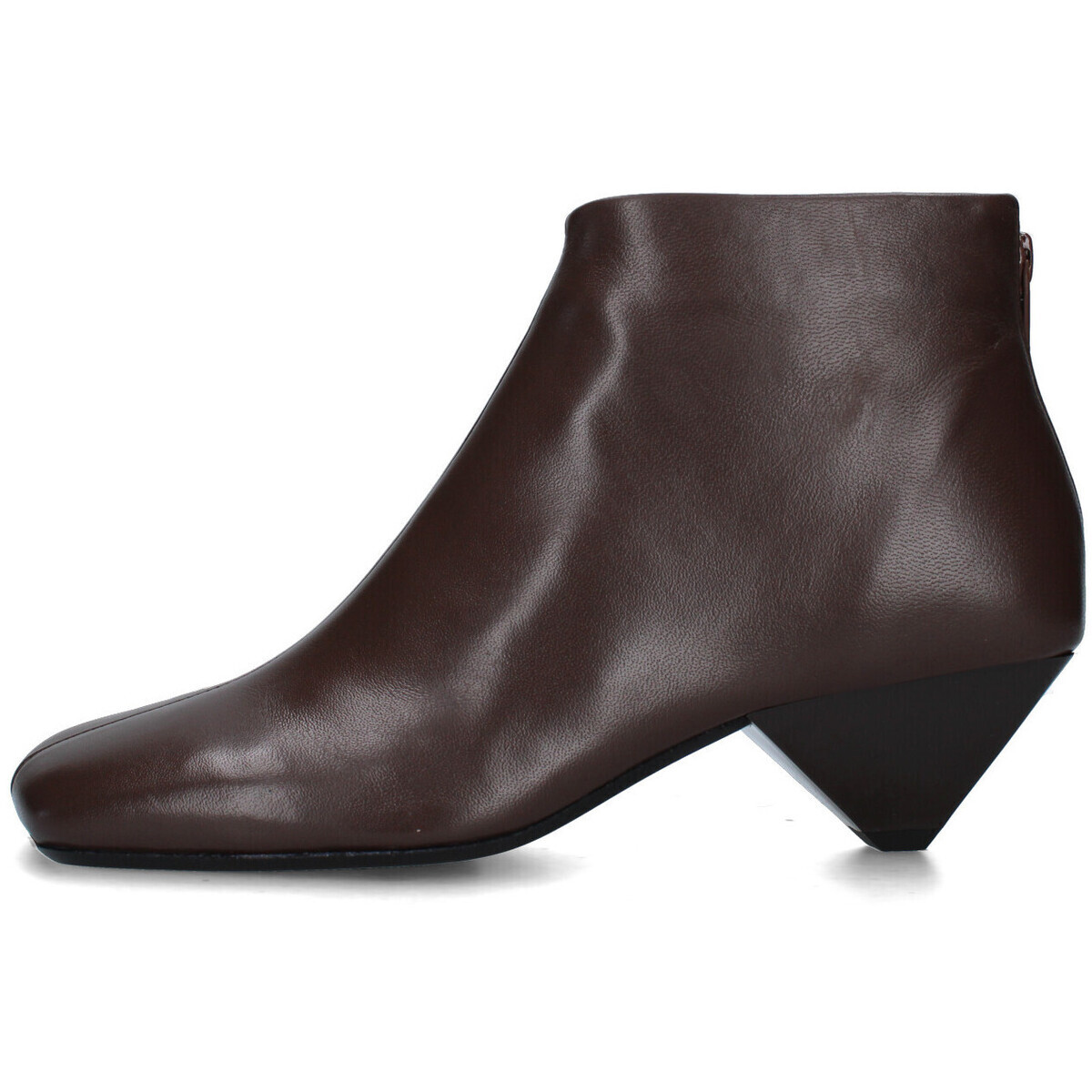 Jvam  40155  Hnědá